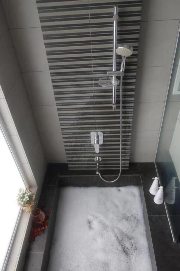 Cozy Suite Starbus! Zetapark! Above Shopping Mall! Free Wifi Free Parking Куала Лумпур Екстериор снимка